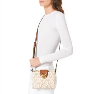 Michael Kors Fulton Large Vanilla Crossbody